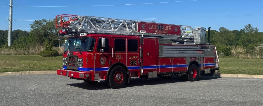 E-ONE Typhoon HR 100 Aerial Ladder